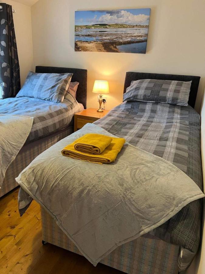 2 Bedroom House Overlooking Pierowall Bay, Westray المظهر الخارجي الصورة