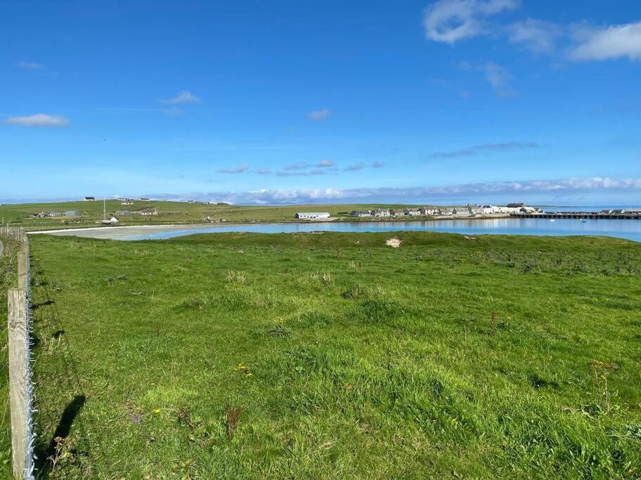 2 Bedroom House Overlooking Pierowall Bay, Westray المظهر الخارجي الصورة